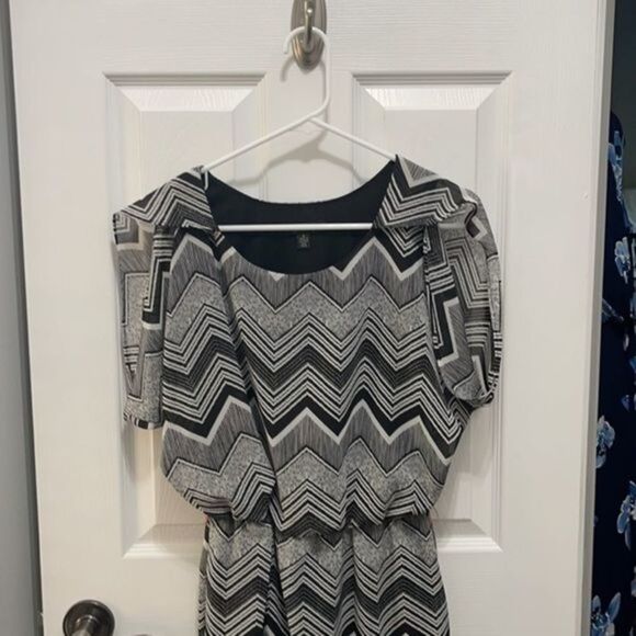 𝅺CITY triangles elastic waist dress Small - Picture 3 of 8